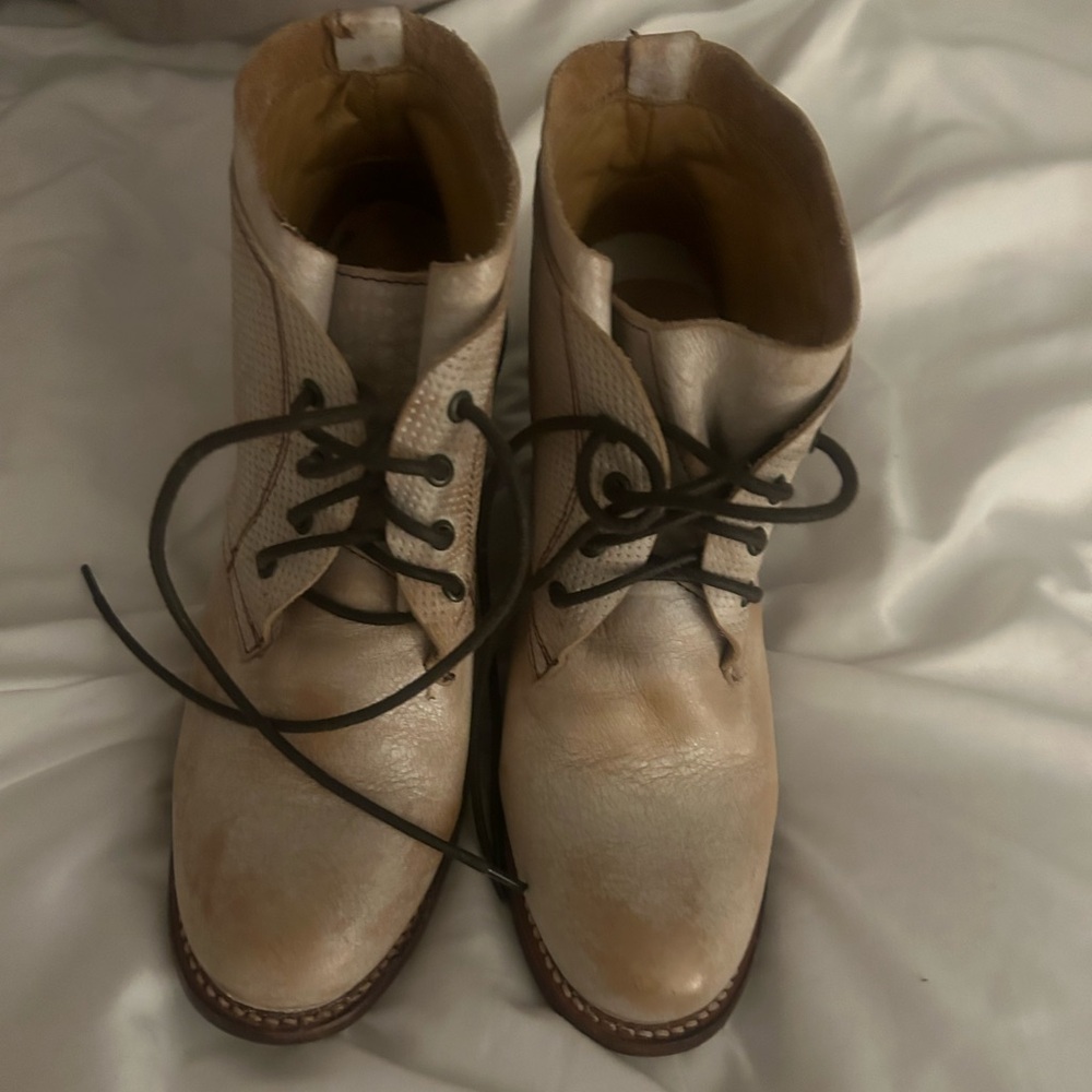 Bed stu boots. Hardly worn. From smoke free home